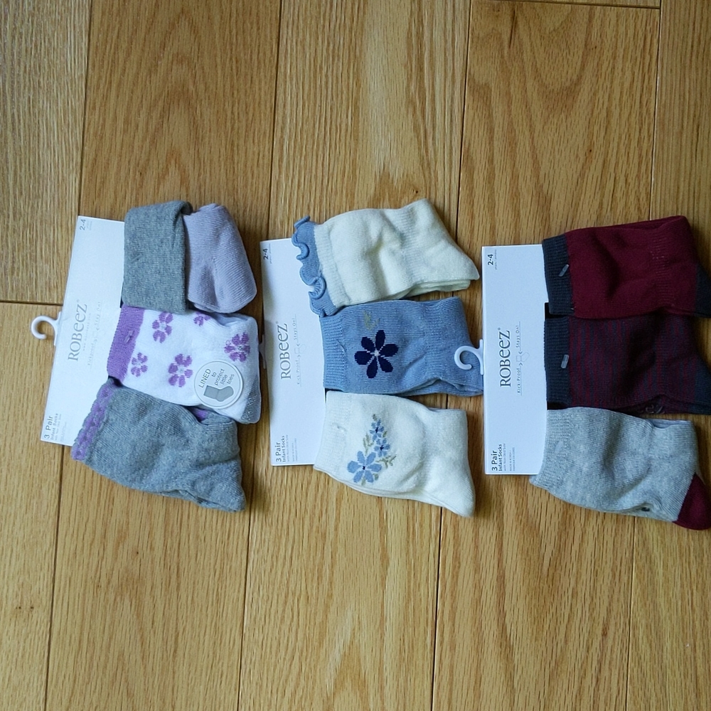 9 Pair Robeez Socks, sz 2-4, NWT